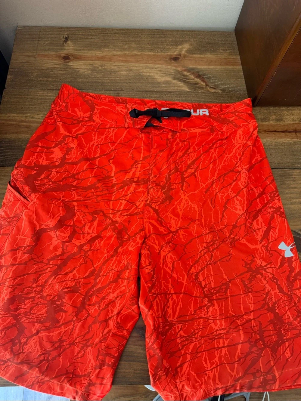 Mens Under Armour Orange Swim/Board Shorts, Mens UA Swim Trunks Size 32